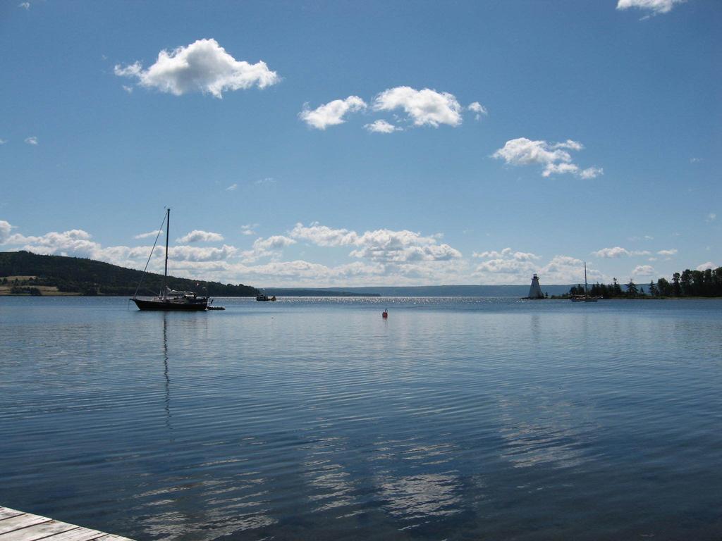 Dunlop Inn Baddeck Inlet Exterior foto